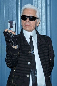 Karl Lagerfeld selfie