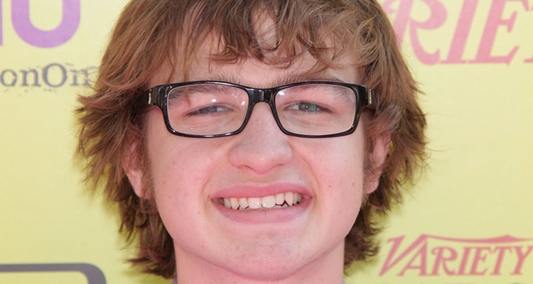 Angus t jones vermoegen